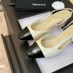 Chanel Slingback da donna in pelle di capra e grosgrain con tacco da 65 mm - Beige