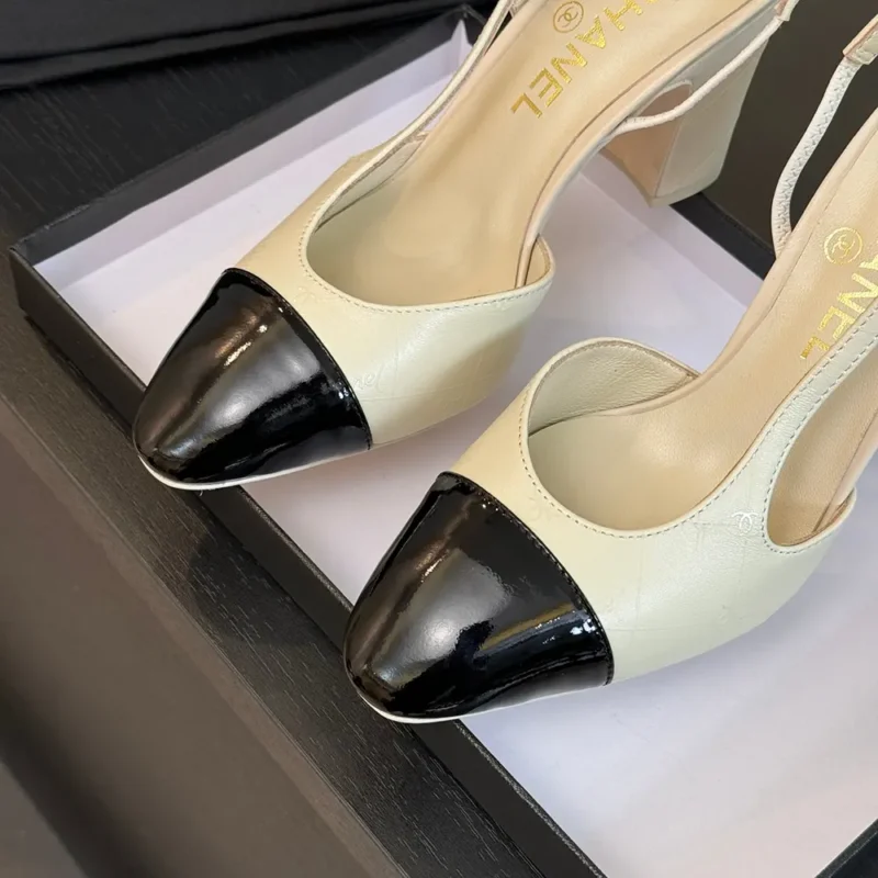 Chanel Slingback da donna in pelle di capra e grosgrain con tacco da 90 mm - Beige