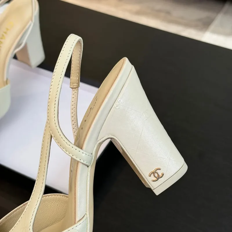 Chanel Slingback da donna in pelle di capra e grosgrain con tacco da 90 mm - Beige