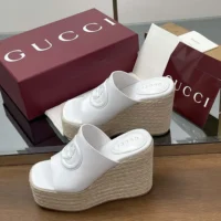 Gucci GG Women’s Interlocking G Sandal-White 817212AP0B0 (1)