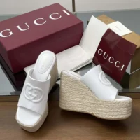 Gucci GG Women’s Interlocking G Sandal-White 817212AP0B0 (1)