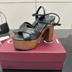 Sandalia de plataforma Gucci GG para mujer - Negro 835313BKO00