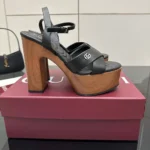 Sandalia de plataforma Gucci GG para mujer - Negro 835313BKO00