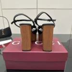 Sandalia de plataforma Gucci GG para mujer - Negro 835313BKO00