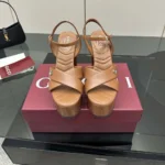 Sandalia de plataforma Gucci GG para mujer - Marrón 835313BKO00