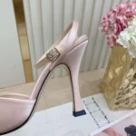 Sandalo Gucci GG da donna con morsetto in cristallo 834342 FAD88