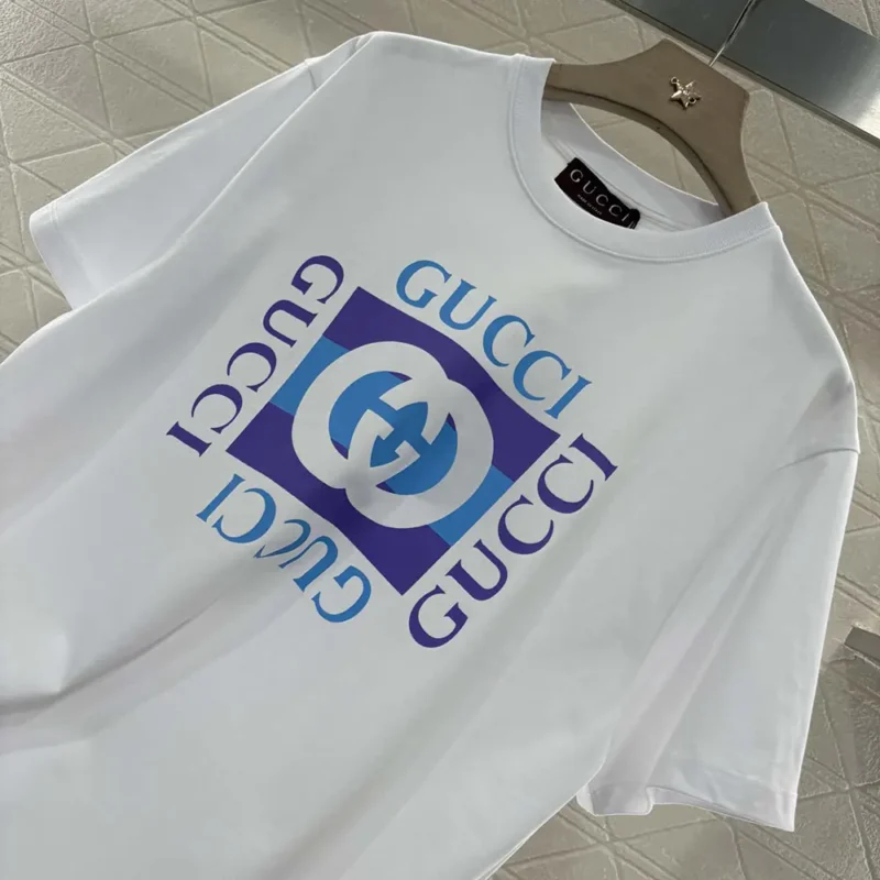 Camiseta Gucci de algodón para mujer con estampado ‎837959XJHG9