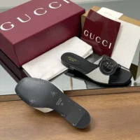 Gucci Women Interlocking G Slide Sandal-Black 835723FAEA0 (1)