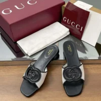 Gucci Women Interlocking G Slide Sandal-Black 835723FAEA0 (1)