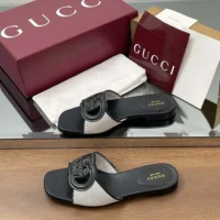 Gucci Women Interlocking G Slide Sandal-Black 835723FAEA0 (1)
