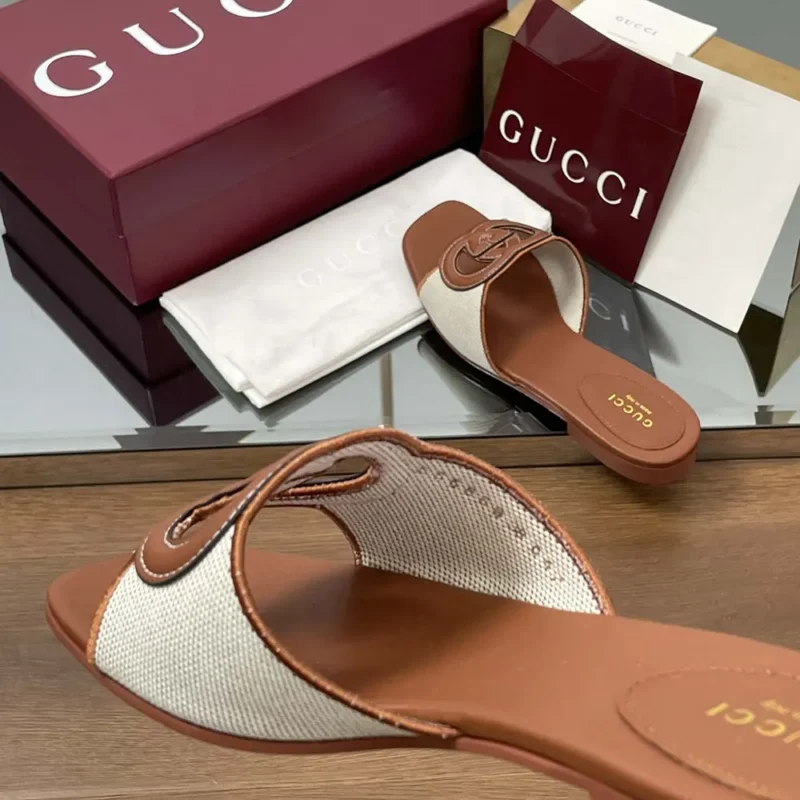 Gucci Women Interlocking G Slide Sandal-Brown ‎835723FAEA0