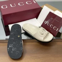 Gucci Women Interlocking G Slide Sandal-White 816334US000 (1)