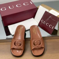 Gucci Women Interlocking G slide sandal-Brown 816334US000 (1)