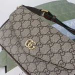 Pochette Gucci Ophidia pour femme avec garniture en cuir marron ‎76496196IWG8745