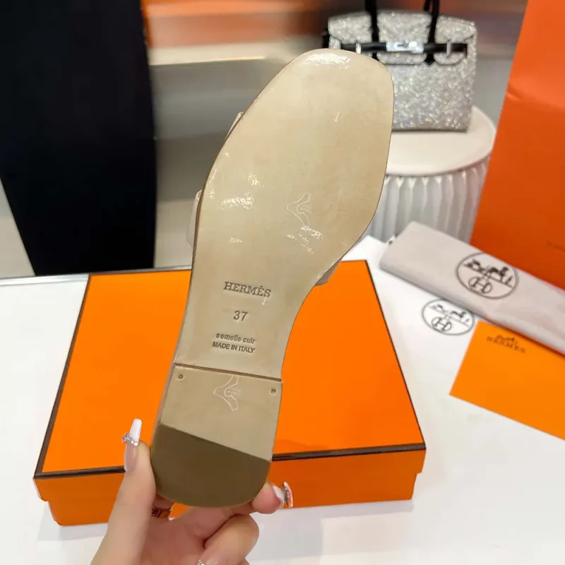 Hermes Women Oran Sandal-Sandy H202230Z