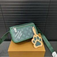 Louis Vuitton LV Men Bosphore Wearable Walle-Green M12637 (1)