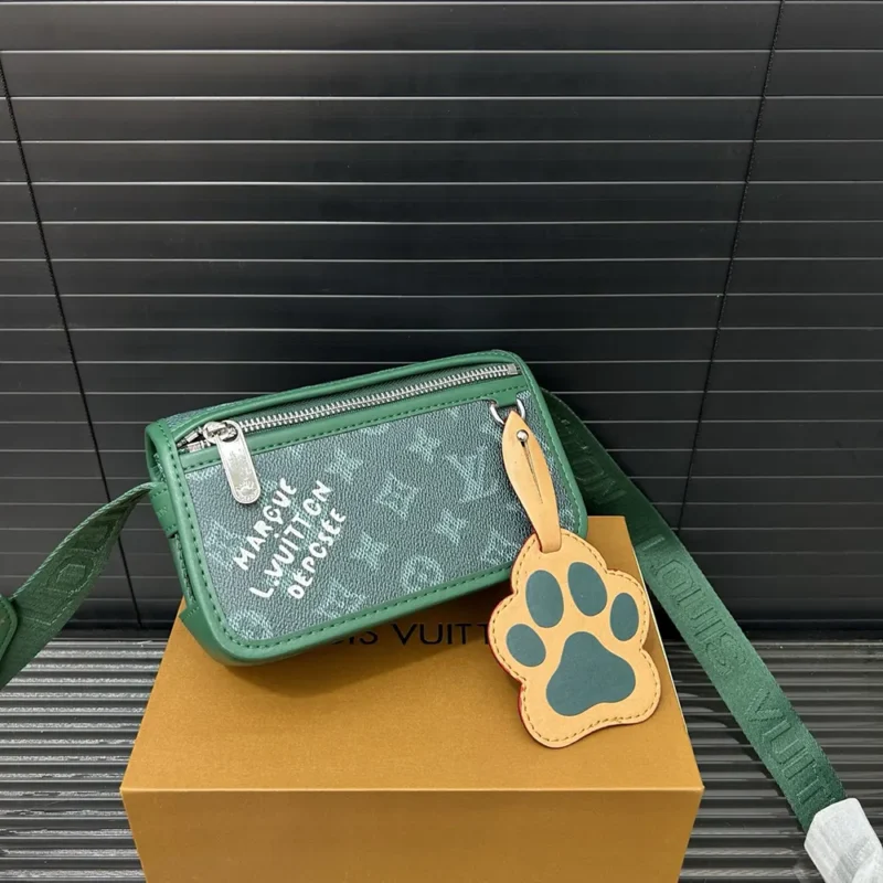 Louis Vuitton LV Men Bosphore Wearable Walle-Green M12637