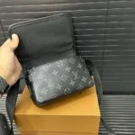 Cartera portátil Louis Vuitton LV para hombre Bosphore con monograma Eclipse-Negro M12599