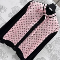 Louis Vuitton Women Monogram Front Cardigan 1AIATT (1)