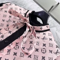 Louis Vuitton Women Monogram Front Cardigan 1AIATT (1)