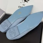 Ballerines Chanel pour femme en satin de soie bleu G46609