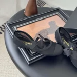 Chanel Mary Janes para mujer de malla de grogrén negro G46193