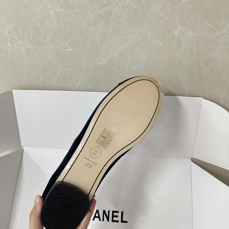 Chanel Women Mary-Janes-Velvet-Navy G46542