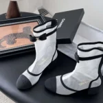 Bottes courtes Chanel pour femme en maille gros-grain - Blanc et noir G46703