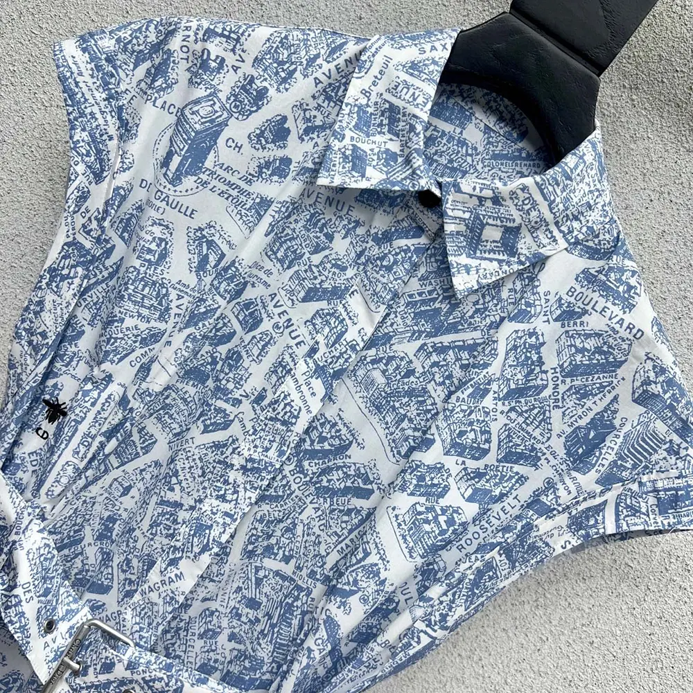 Dior Women Mid-Length Belted Shirtdress White and Chambray Blue Cotton and Silk Poplin (3) Dior Dam Mellanlång Skjortklänning med Bälte Vit och Chambrayblå Bomulls- och Sidenpoplin