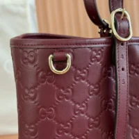 Gucci Women GG Emblem Large Tote Bag 815213AAFDV6207 (1)