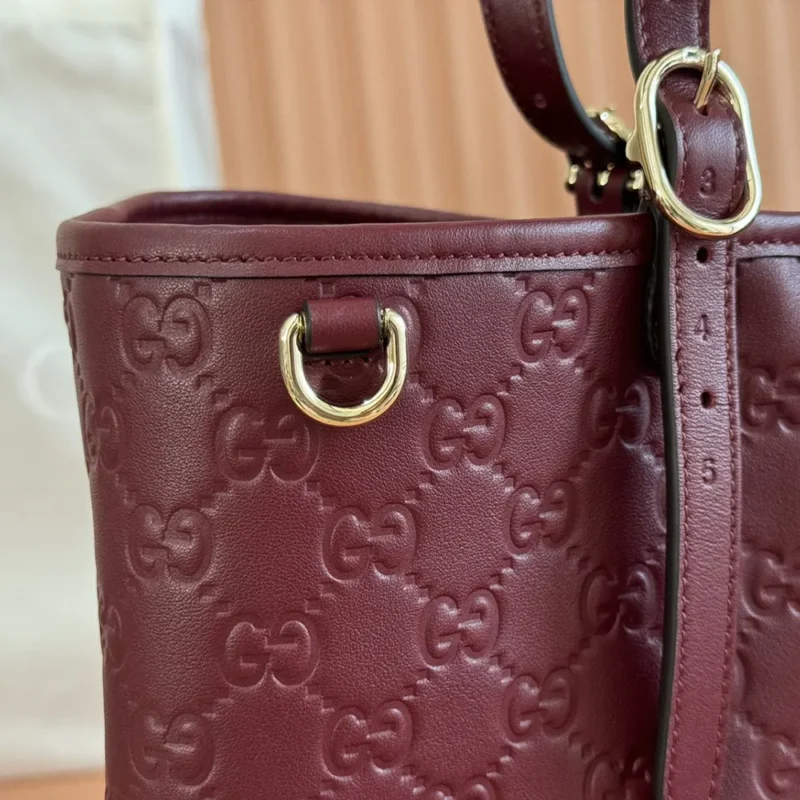 Gucci Women GG Emblem Large Tote Bag 815213AAFDV6207