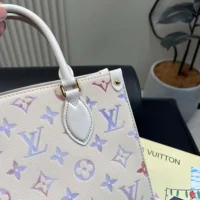 Louis Vuitton LV OnTheGo PM Embossed Grained Cowhide Leather M25770 (1)