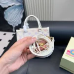 Louis Vuitton LV OnTheGo PM Embossed Grained Cowhide Leather M25770