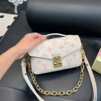 Louis Vuitton LV Pochette Métis East West Embossed Grained Cowhide Leather M25682 (1)
