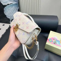 Louis Vuitton LV Pochette Métis East West Embossed Grained Cowhide Leather M25682 (1)