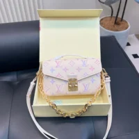 Louis Vuitton LV Pochette Métis East West Embossed Grained Cowhide Leather M25682 (1)