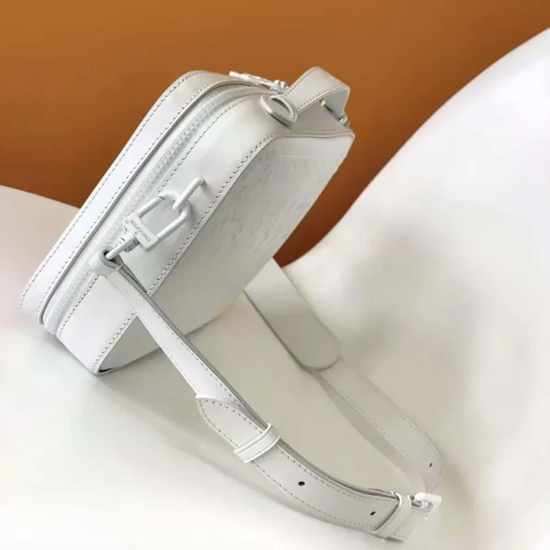 Louis Vuitton LV Unisex Handle Soft Trunk M21833