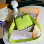 Bolso Louis Vuitton LV para mujer Capucines BB de piel Taurillon color lima brillante
