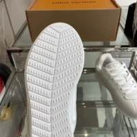 Louis Vuitton Unisex LV BUTTERSOFT Sneaker-White 1AIKDJ (1)