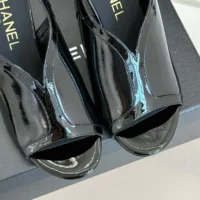 Chanel Women Sandals Shiny Crumpled Calfskin Calfskin-Black (1)