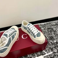 Gucci Unisex Chunky Sneaker-Light Blue ‎831825FAD7P4642 (1)