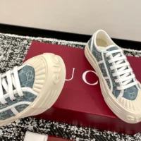 Gucci Unisex Chunky Sneaker-Light Blue ‎831825FAD7P4642 (1)