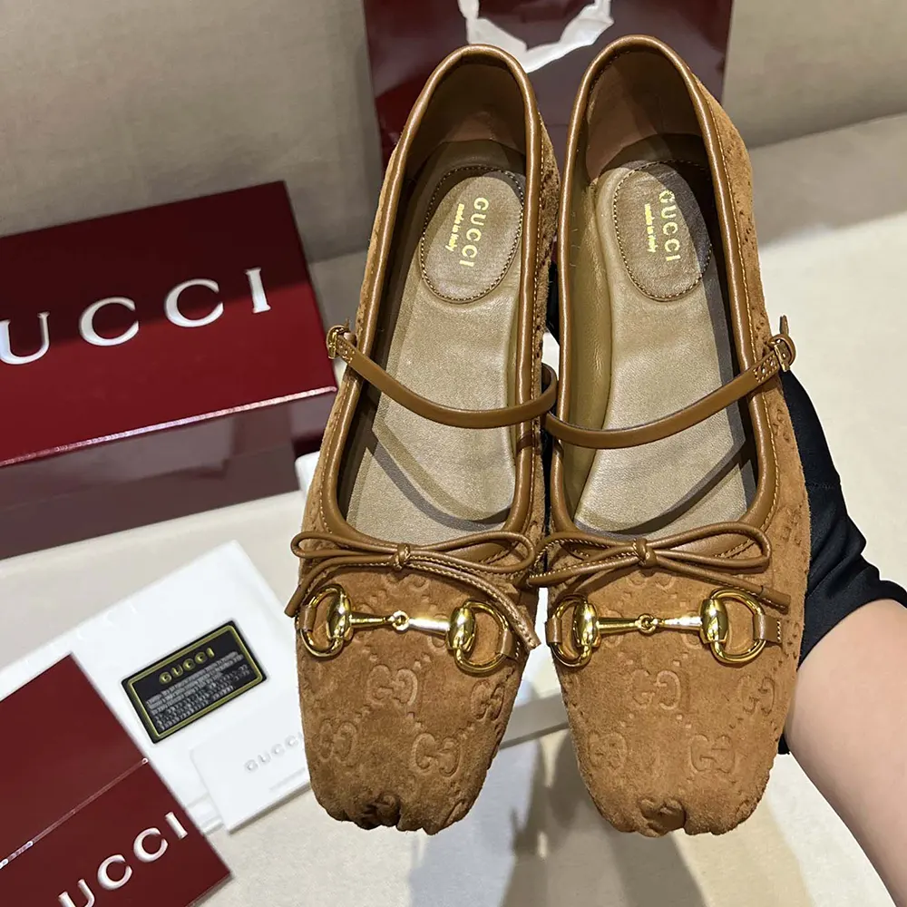 Gucci Women Gucci Horsebit Ballet Flat 814413AAEEN (8) https://www.lulux.ru/wp-content/uploads/2025/09/Gucci-Women-Gucci-Horsebit-Ballet-Flat-814413AAEEN-4.webp