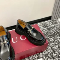 Gucci Women Loafer with Horsebit-Black 764211DS800 (1)