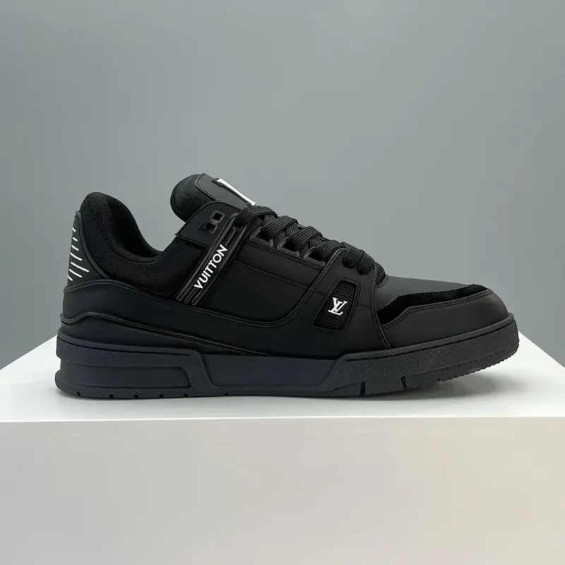 Louis Vuitton LV Unisex LV Trainer Sneaker-Black 1AIKRS