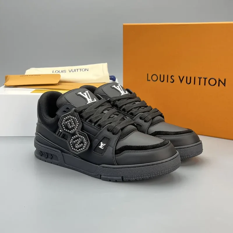 Louis Vuitton LV Unisex LV Trainer Sneaker-Black 1AIKRS