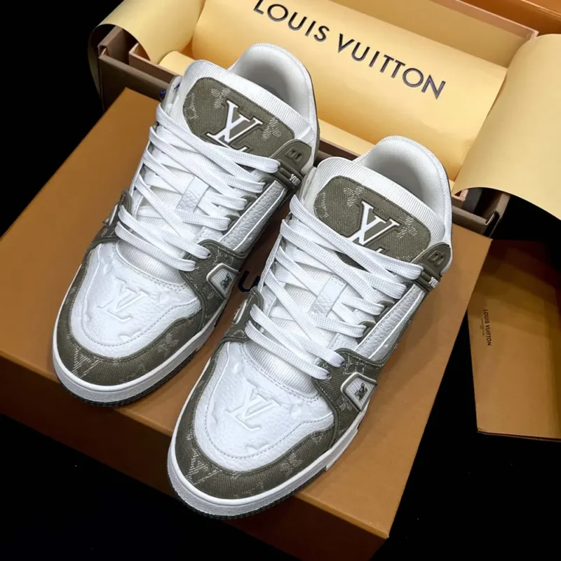 Louis Vuitton LV Unisex LV Trainer Sneaker-Green 1AIKN1