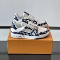 Louis Vuitton LV Unisex LV Trainer Sneaker-White 1AIKQQ (1)