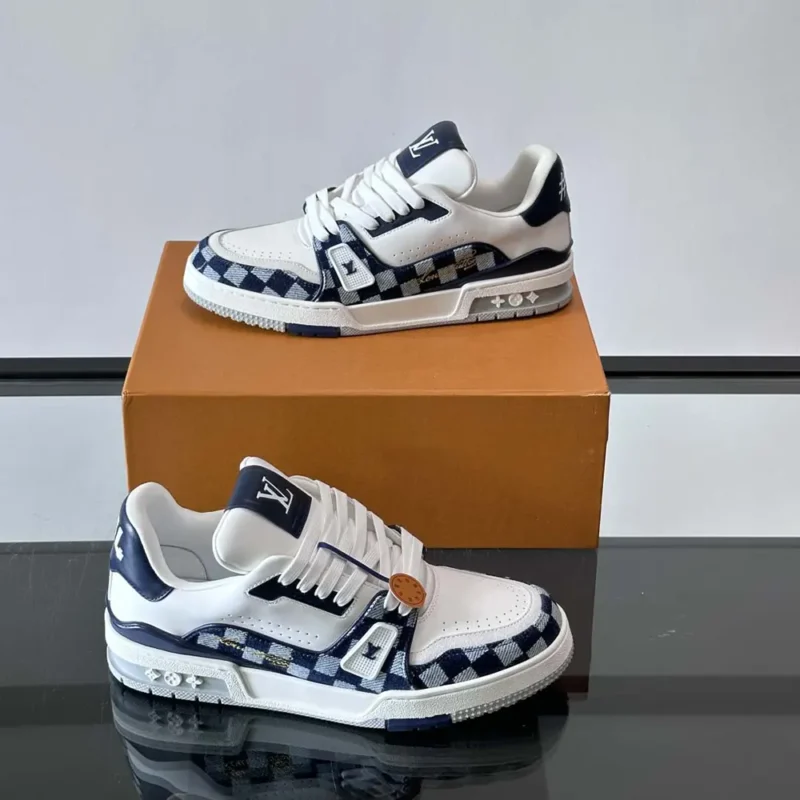Louis Vuitton LV Unisex LV Trainer Sneaker-White 1AIKQQ