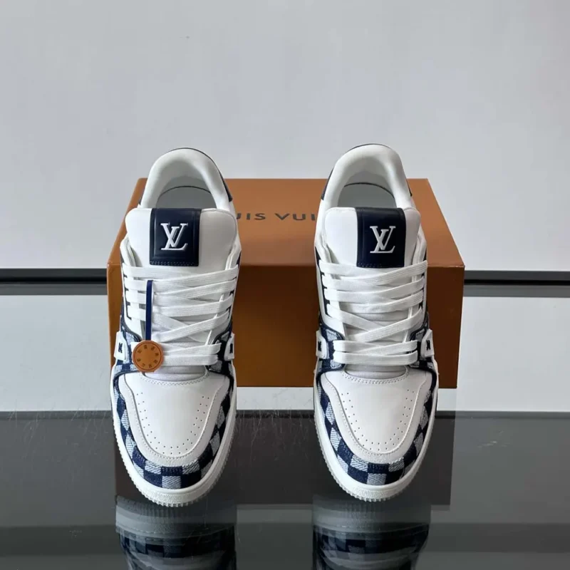 Louis Vuitton LV Unisex LV Trainer Sneaker-White 1AIKQQ